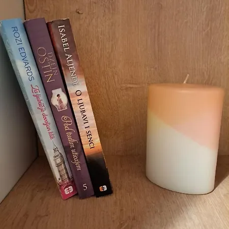 N&v, Mont Apartamento